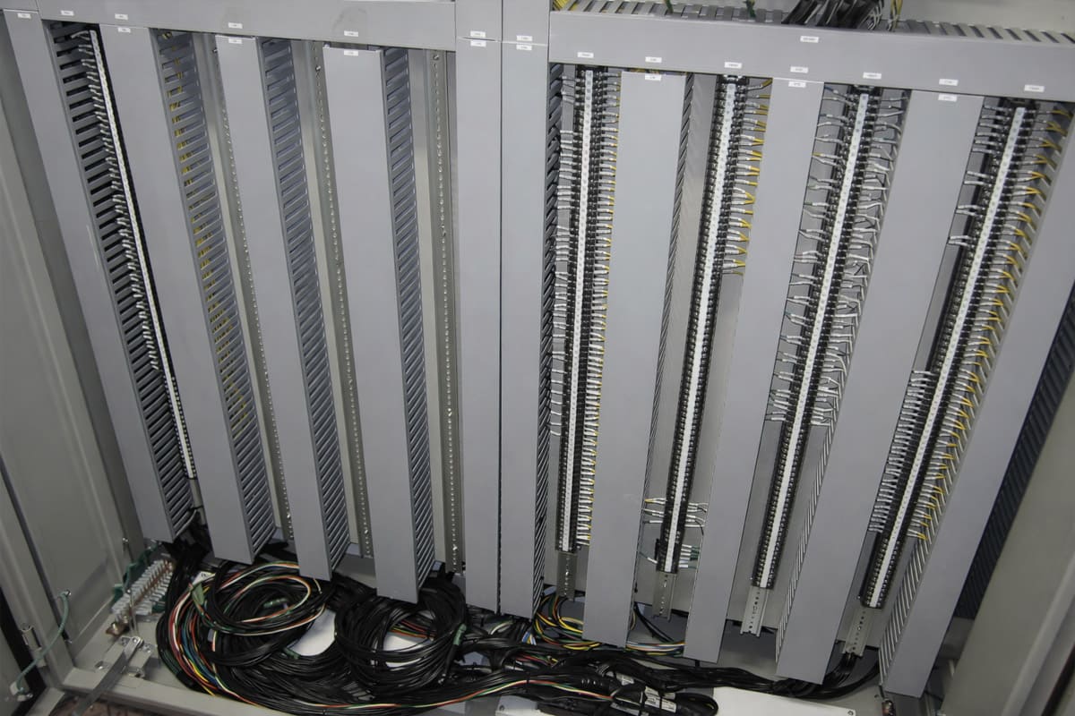 配電盤内部の配線